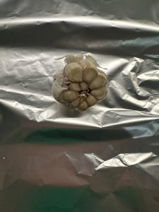 Roasted Garlic Hummus with Za’atar – Ultra Creamy & Easy Recipe