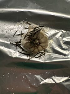 Roasted Garlic Hummus with Za’atar – Ultra Creamy & Easy Recipe