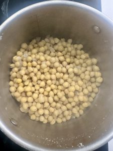 Roasted Garlic Hummus with Za’atar – Ultra Creamy & Easy Recipe