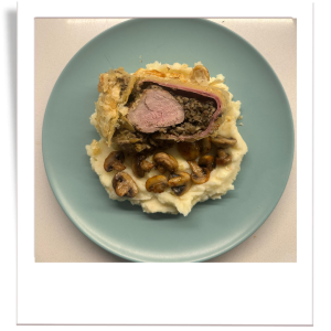 pork-wellington-horseradish-mash-sauteed-mushrooms feast